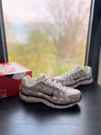 Nike P-6000 White Chalk Burgundy Silver/Pink, Ophalen of Verzenden, Nieuw, Overige kleuren, Sneakers of Gympen
