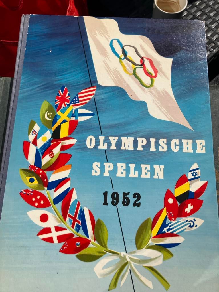 Olympische Spelen 1952 boek, Boeken, Ophalen, Gelezen, Overige sporten