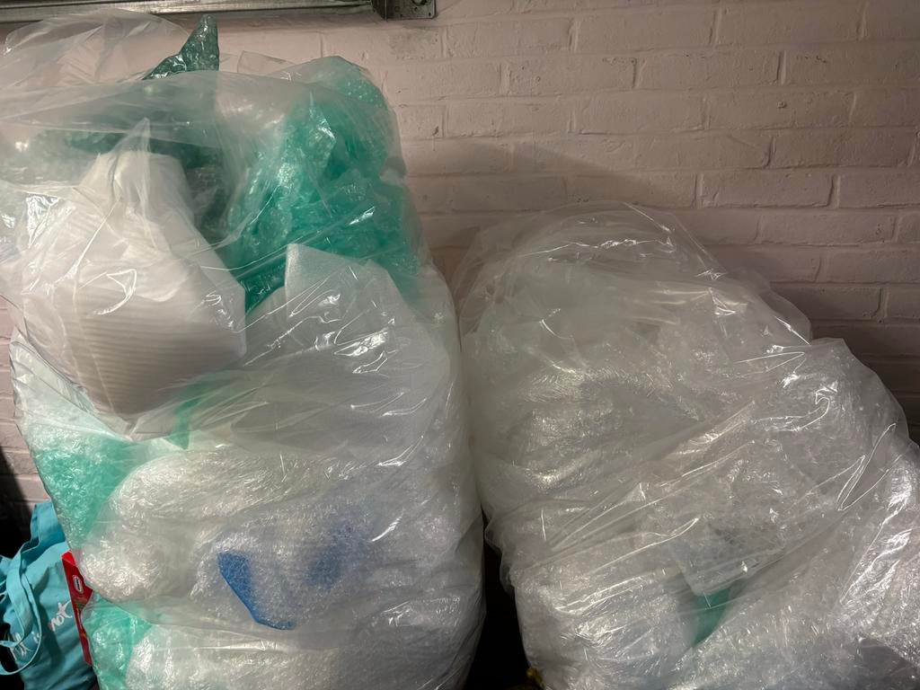 2 zakken verpakkingsmateriaal(bubbelwrap), Ophalen