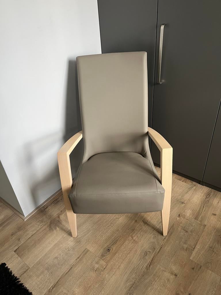 Senioren fauteuil, Ophalen, Modern scandinavisch, Zo goed als nieuw, 50 tot 75 cm