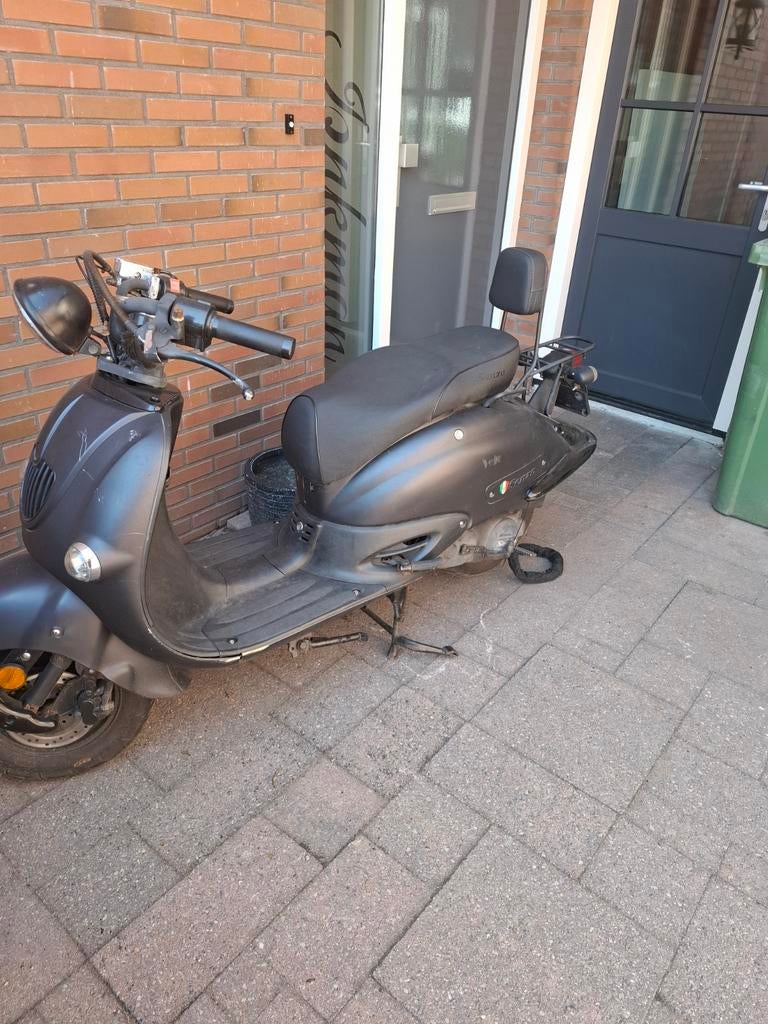 Scooter voor onderdelen - defect (zonder slot), Fietsen en Brommers, Ophalen, Gebruikt, Overige typen, Overige merken