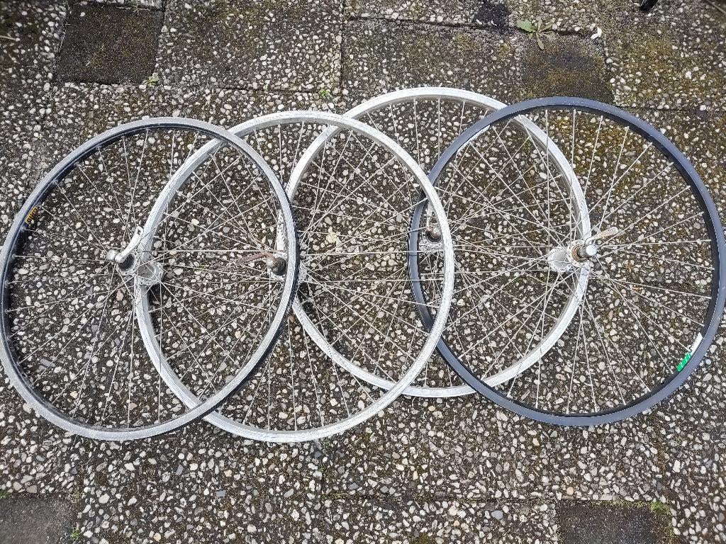 26 inch voorwielen per stuks 7.50 euro, Fietsen en Brommers, Fietsaccessoires | Fietsgereedschap, Ophalen, Gebruikt