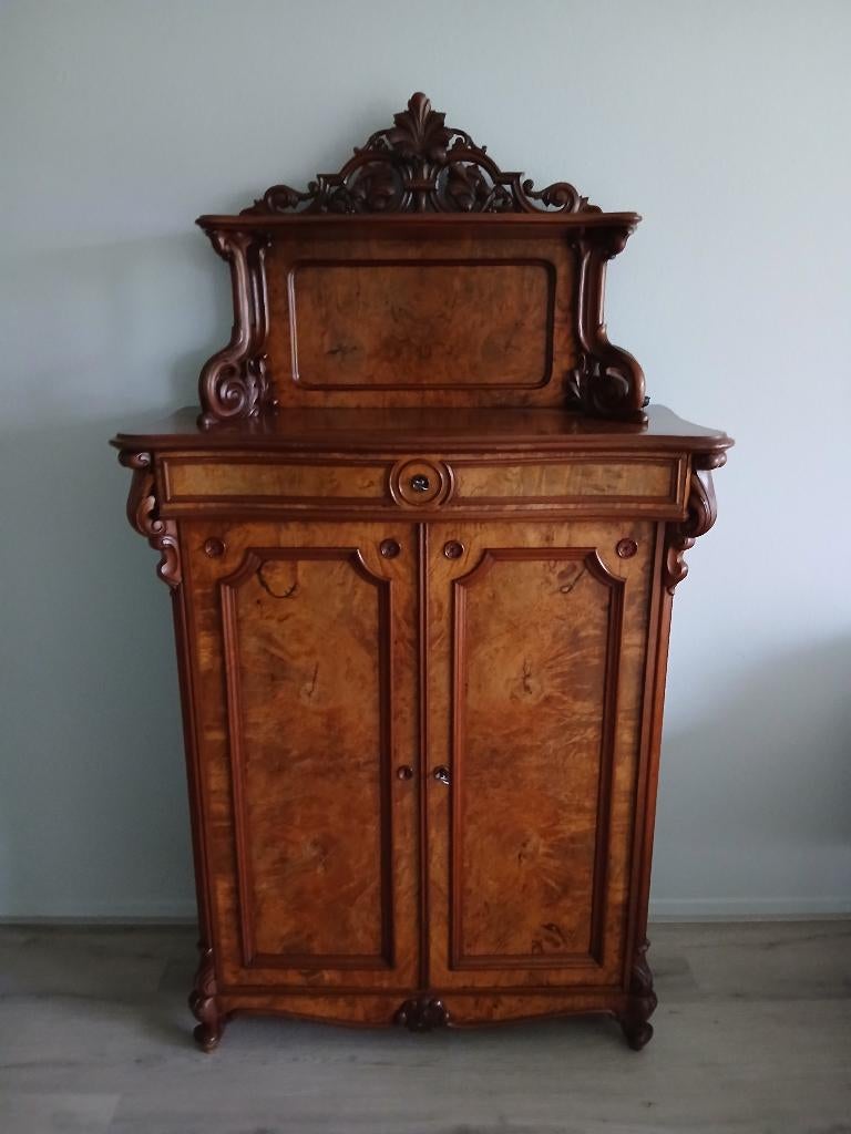 mooie staat antieke vertiko, Ophalen