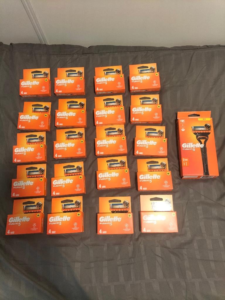 Gillette Fusion5 Scheermesjes - 20 pakketten + Razor - 115E!, Ophalen of Verzenden, Nieuw, Gehele gezicht, Verzorging
