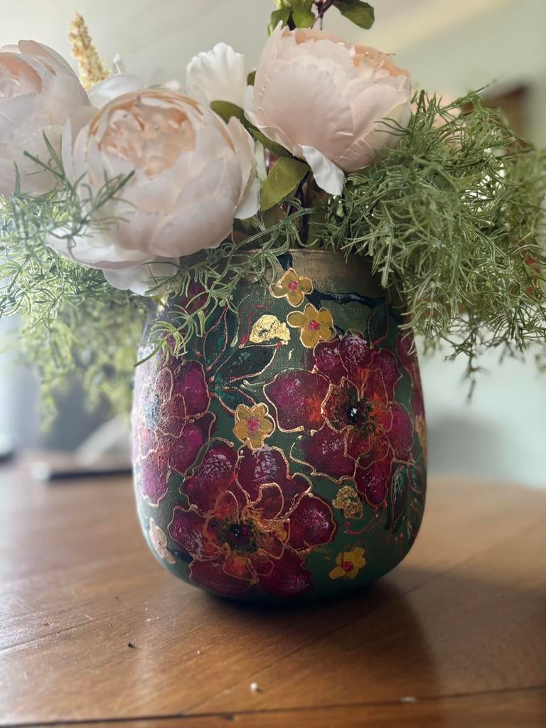 Bewerkte vaas met zachte kleuren en goud, Huis en Inrichting, Woonaccessoires | Vazen, Ophalen, Overige kleuren, Minder dan 50 cm