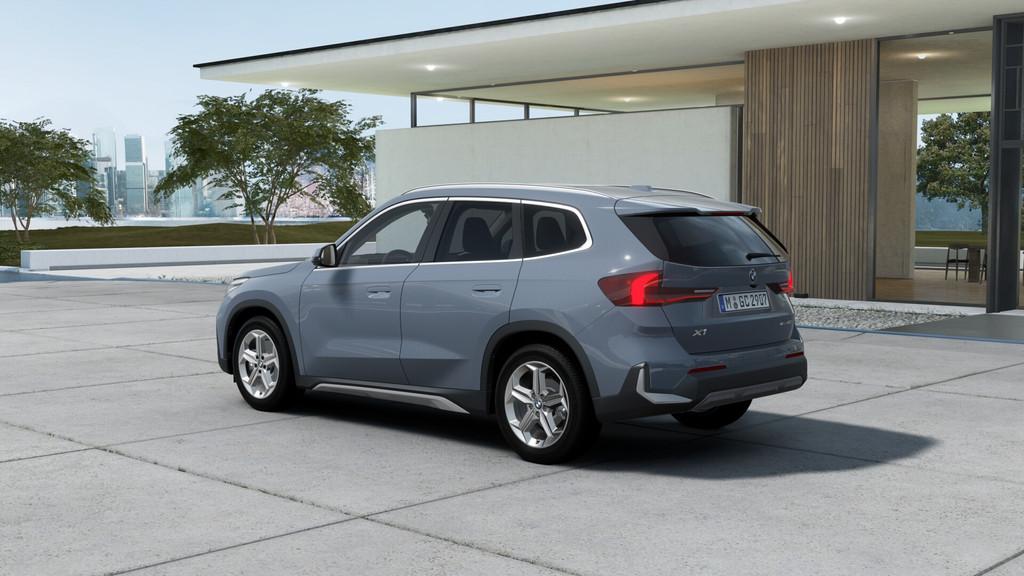 BMW X1 sDrive20i xLine Automaat / Panoramadak / Achteruitrij, Auto's, BMW, 1525 kg, Zwart, 156 pk, Leder