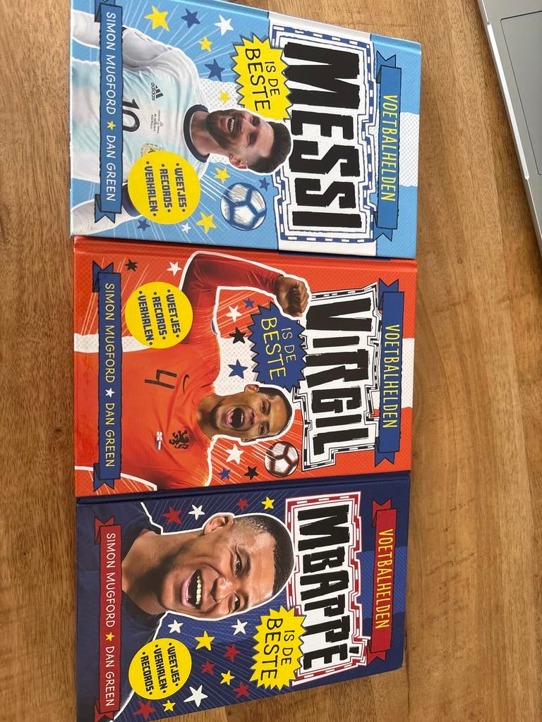 Voetbalhelden boeken: Messi, Virgil, Mbappé - Is de Beste!, Ophalen of Verzenden, Zo goed als nieuw, Balsport