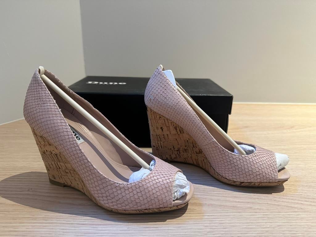 Dune sleehak peeptoe maat 37, Nieuw, Ophalen of Verzenden, Schoenen met hoge hakken, Roze
