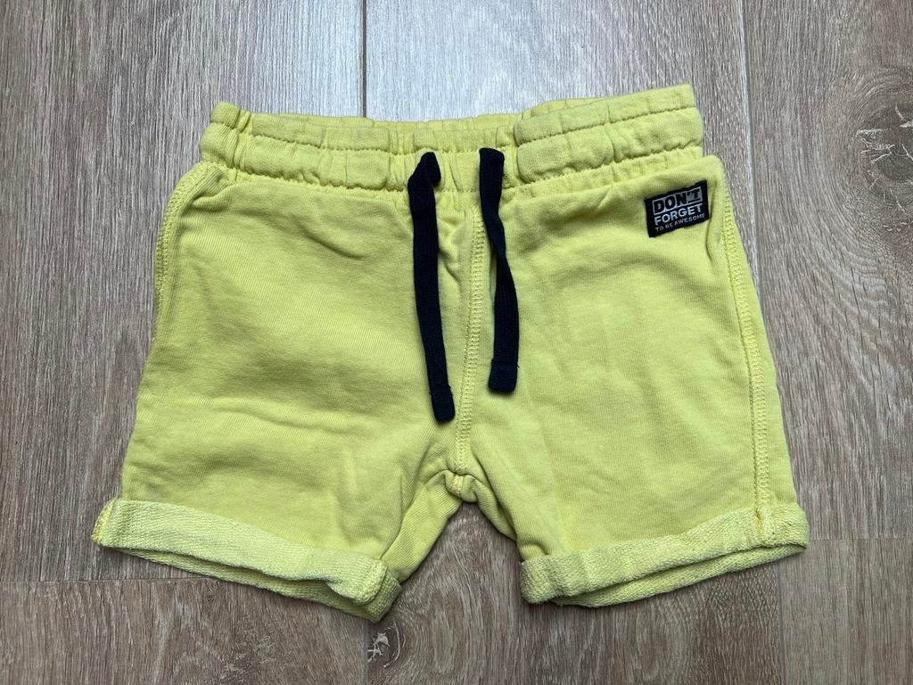 Hema korte broek geel maat 86, Ophalen of Verzenden, Gebruikt, Jongetje, Broekje