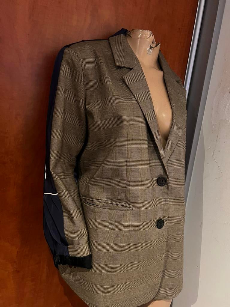 AIKHA blazer maat L nieuw met kaartjes, Maat 38/40 (M), Bruin, Ophalen of Verzenden, Zo goed als nieuw