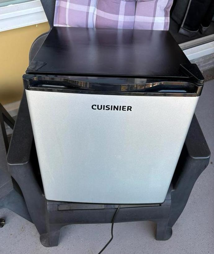 Cuisinier mini koelkast, Witgoed en Apparatuur, Vriezers en Diepvrieskisten, Ophalen, Zo goed als nieuw, Minder dan 60 cm, Minder dan 85 cm