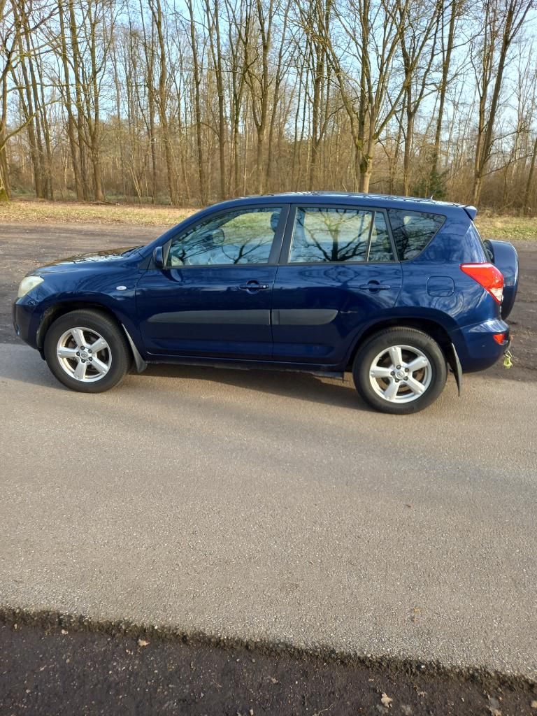 Toyota Rav4 2.0 16V Vvt-i 2006 Blauw(4wd,trekhaak,leder), Auto's, Toyota, 1998 cc, 1440 kg, Zwart, 4 cilinders