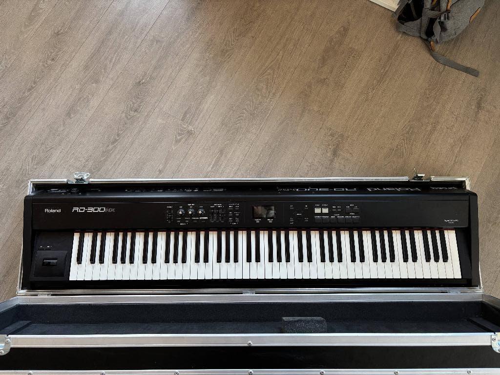 Roland RD-300NX Stage piano, Muziek en Instrumenten, Ophalen, Gebruikt, 88 toetsen, Roland