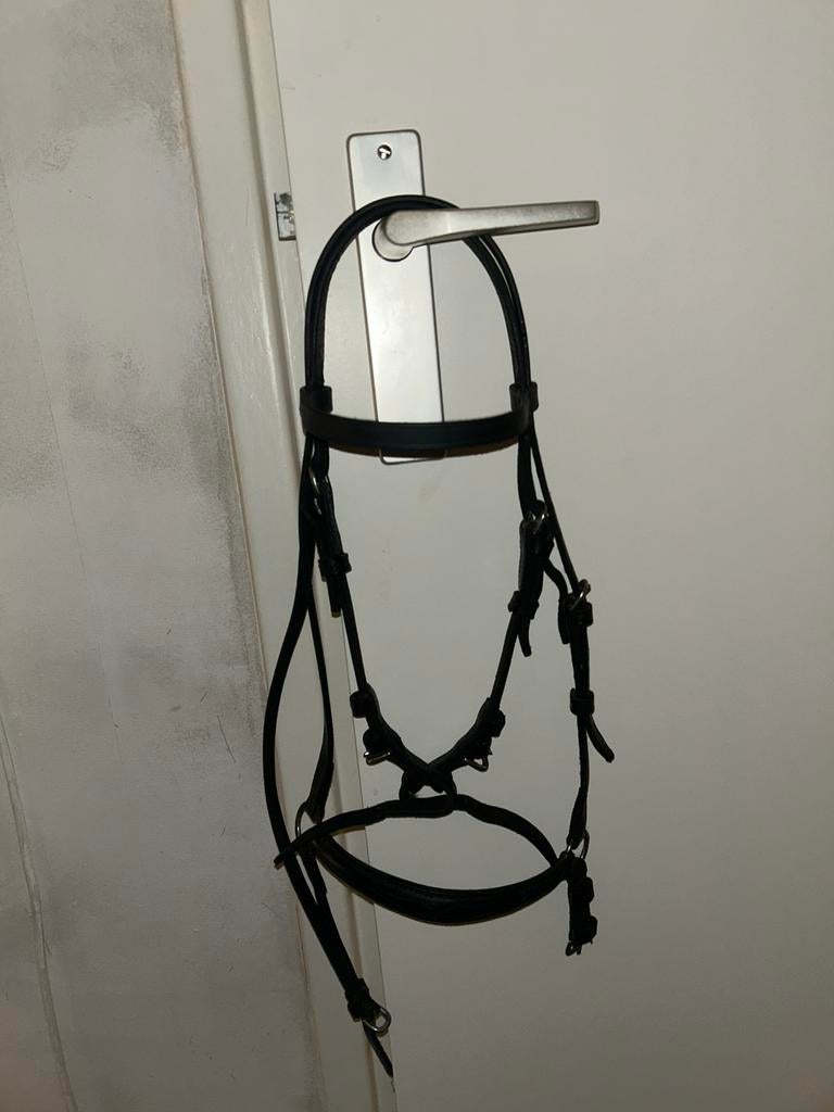 Hoofdstel met lage neusriem, Ophalen of Verzenden, Zo goed als nieuw, Dressuur