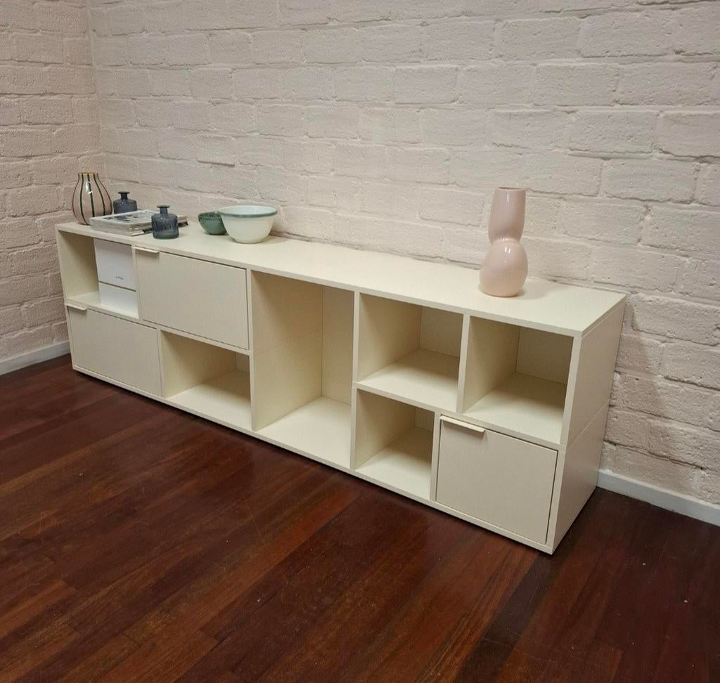 Tylko kast gebroken wit 210cm lang 63cm hoog, Ophalen, Zo goed als nieuw, 25 tot 50 cm, 200 cm of meer