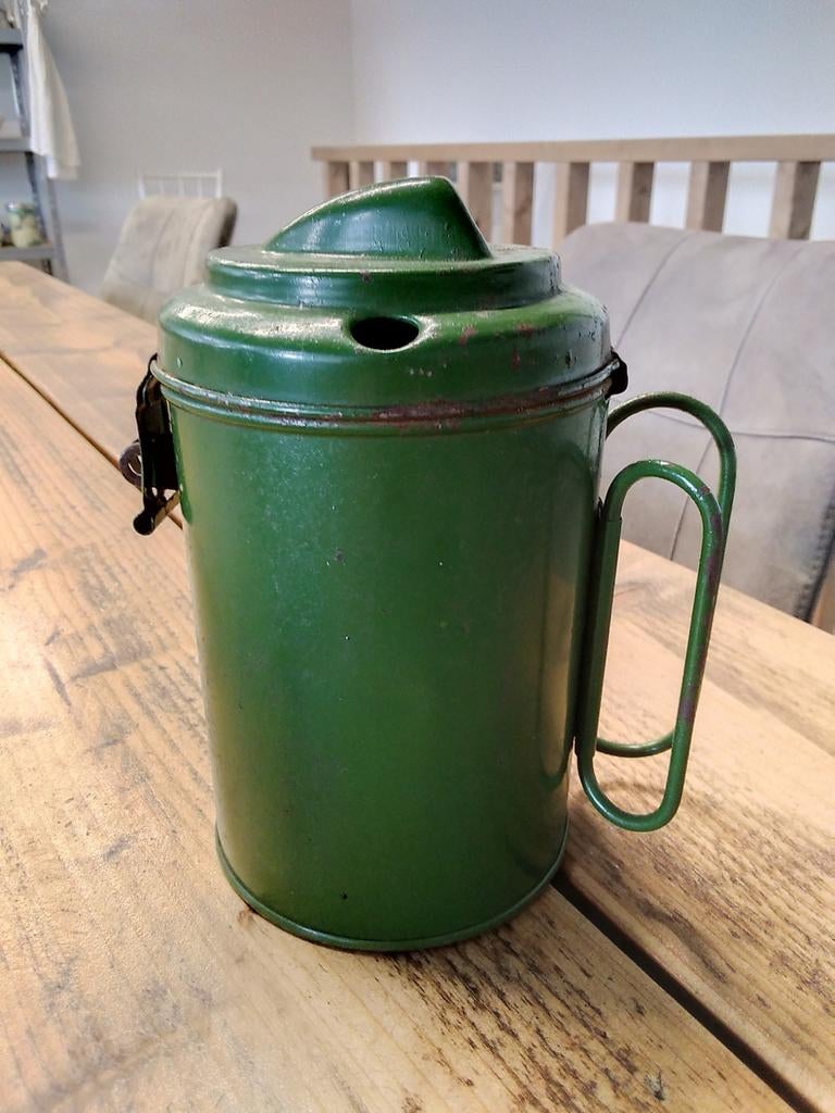 Oude groene collectebus - Vintage spaarpot, Ophalen of Verzenden, Gebruikt, Metaal of Blik, Overige thema's