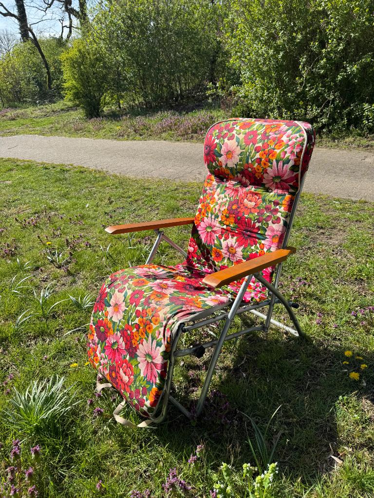 Vintage stretcher jaren 60 - 70 met bloemenprint, Tuin en Terras, Ligbedden, Ophalen, Gebruikt, Inklapbaar