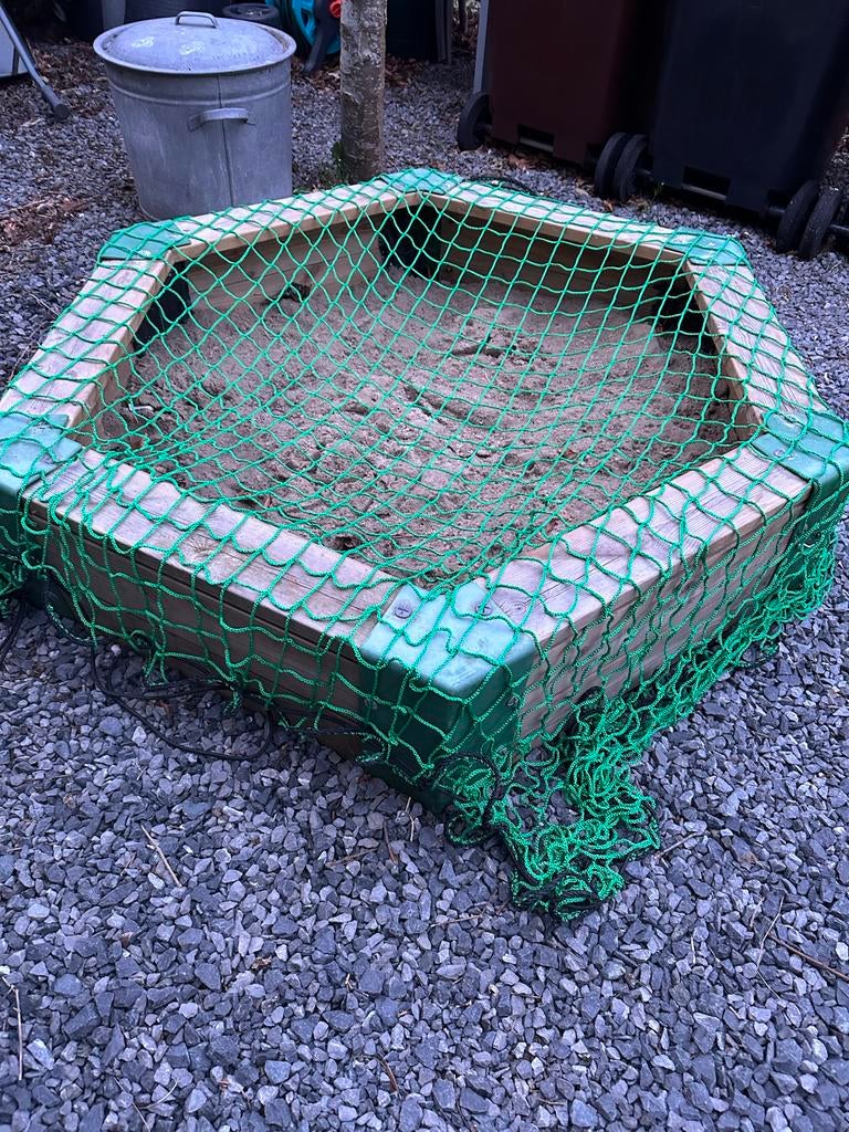 Houten zandbak met afdekzeil op maat, Ophalen, Gebruikt