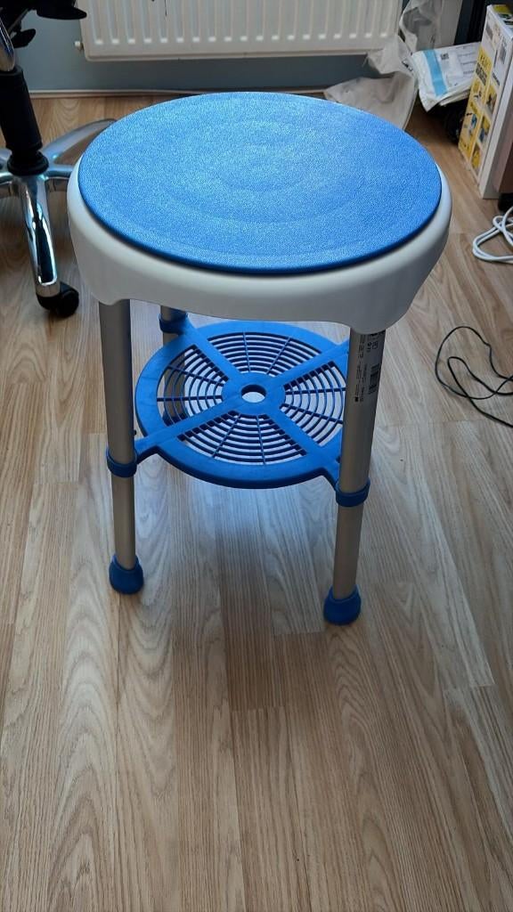 Badkamer kruk, Huis en Inrichting, Badkamer | Badkamermeubels, Ophalen, Minder dan 50 cm, Overige typen, Zo goed als nieuw