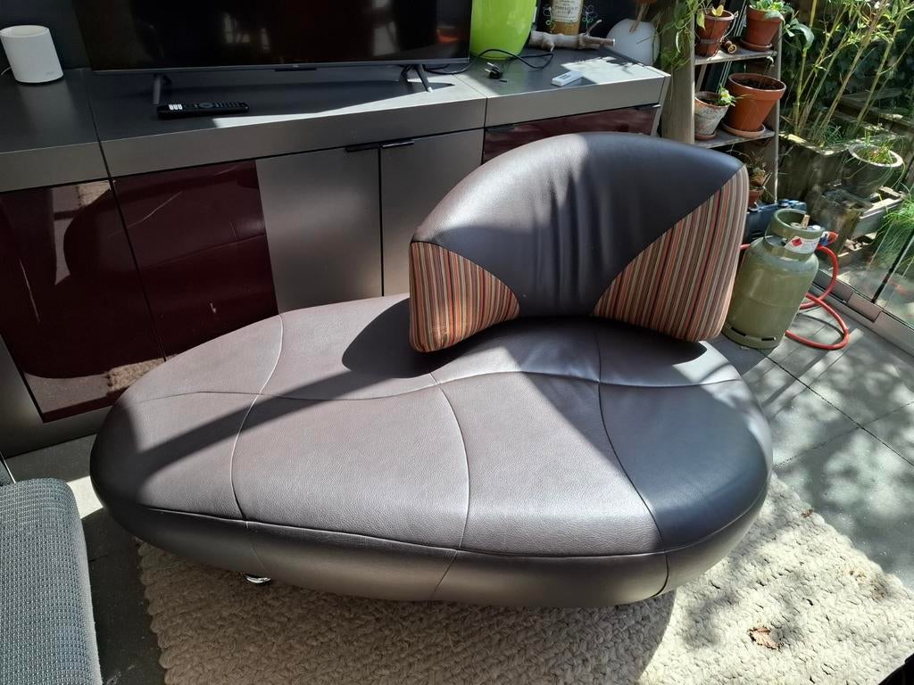 Leolux Kikko chaise longue - Bruin leer. In zeer goede staat, Huis en Inrichting, Gebruikt, Eenpersoons, Leer, Ophalen of Verzenden