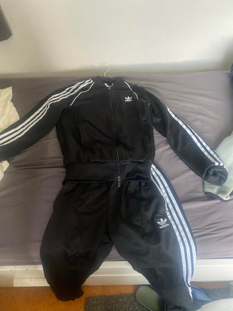 Adidas trainingspak zwart met witte strepen, Maat 38/40 (M), Zwart, Ophalen of Verzenden, Fitness of Aerobics
