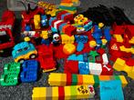 Grote partij Lego Duplo met poppetjes, voertuigen en rails, Kinderen en Baby's, Speelgoed | Duplo en Lego, Inclusief minifiguren