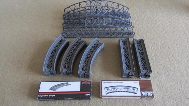 Märklin mini club : bruggen en opritten te koop - 1/220, Hobby en Vrije tijd, Modeltreinen | Overige schalen, Gebruikt, Brug, Tunnel of Gebouw