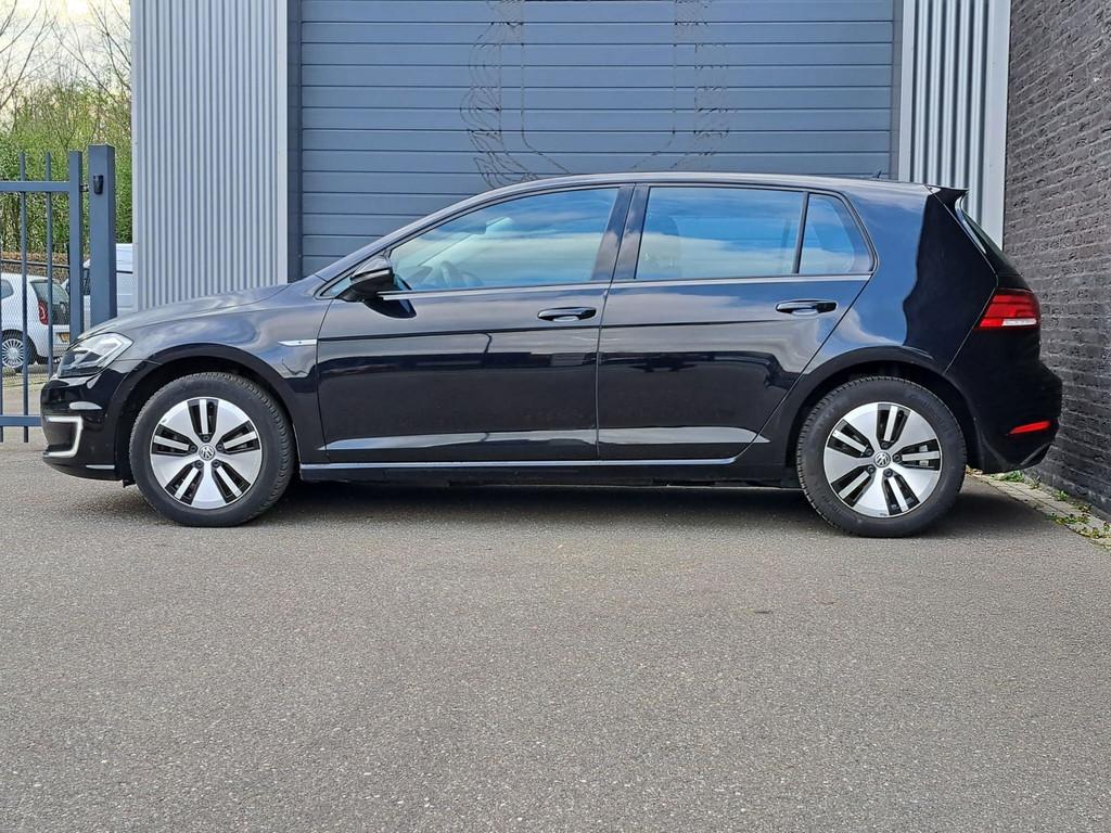 Volkswagen E-Golf E-Golf Automaat|Camera|Ecc, Auto's, Volkswagen, Gebruikt, 35 kWh, 230 km, Zwart