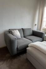 Grijze tweezitsbank, met opbergvakken, Ophalen, Zo goed als nieuw, Stof