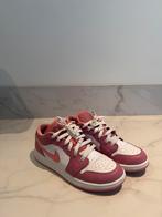 Nike Air Jordan 1 Low roze/wit sneakers, Ophalen of Verzenden, Zo goed als nieuw, Roze, Sneakers of Gympen