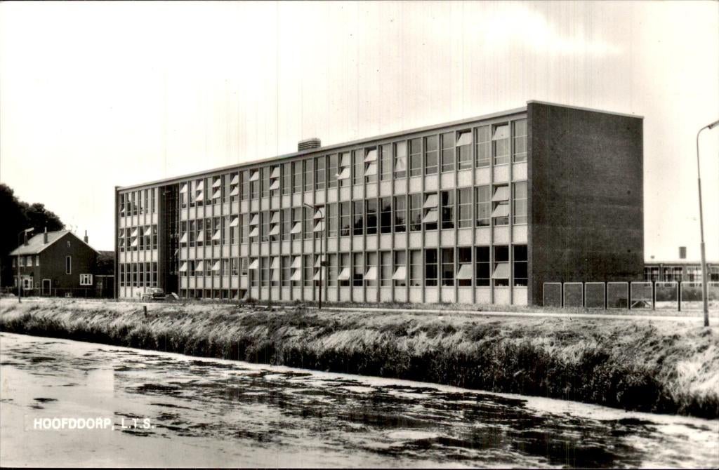 Hoofddorp - L.T.S. - Schoolgebouw, Verzamelen, Ansichtkaarten | Nederland, Ongelopen, Noord-Holland, 1960 tot 1980, Ophalen of Verzenden
