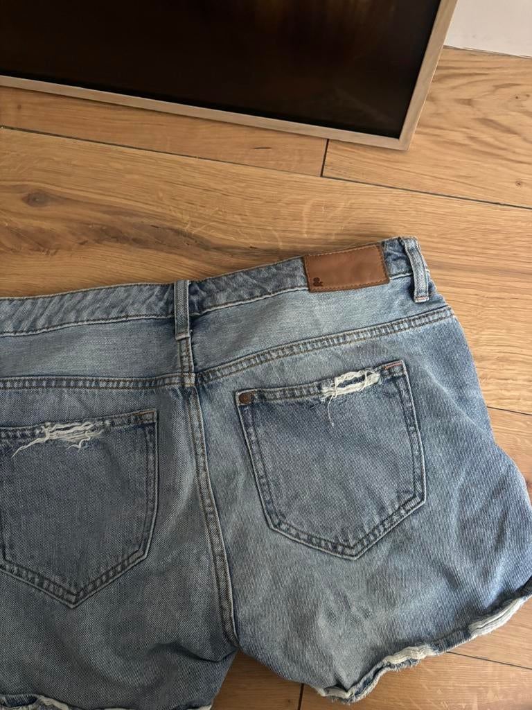 H&M denim kort short, korte broek, maat S/M, Ophalen of Verzenden, Nieuw, Blauw, W30 - W32 (confectie 38/40)