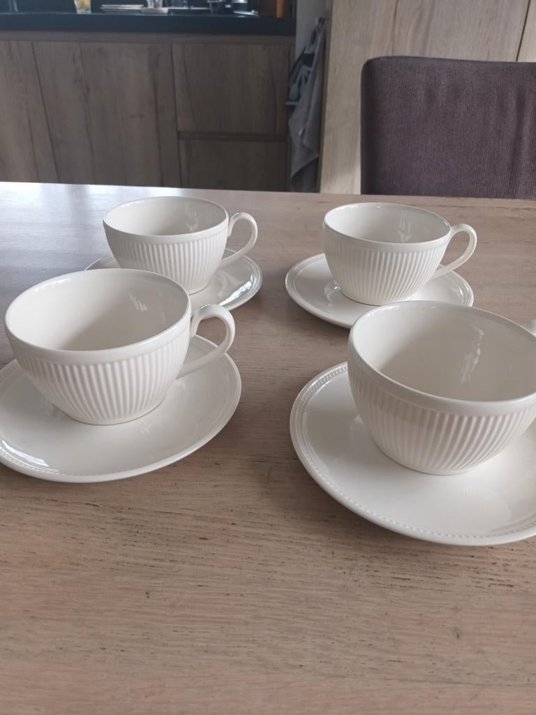 4 soepkommen  met schotel Wedgwood Windsor paasbrunch etc, Ophalen of Verzenden, Zo goed als nieuw, Wedgwood, Kop(pen) en/of Schotel(s)