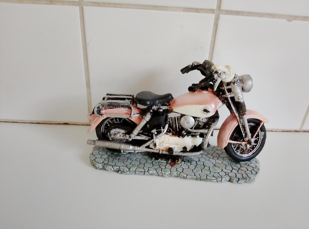 Harley Davidson miniatuur roze, Ophalen