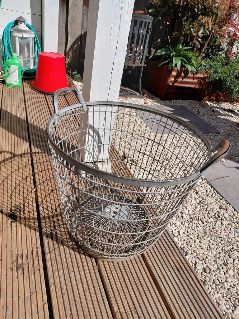 Decoratieve ijzeren mand voor haardhout of tuin, Ophalen, Overige materialen, Gebruikt, Mand