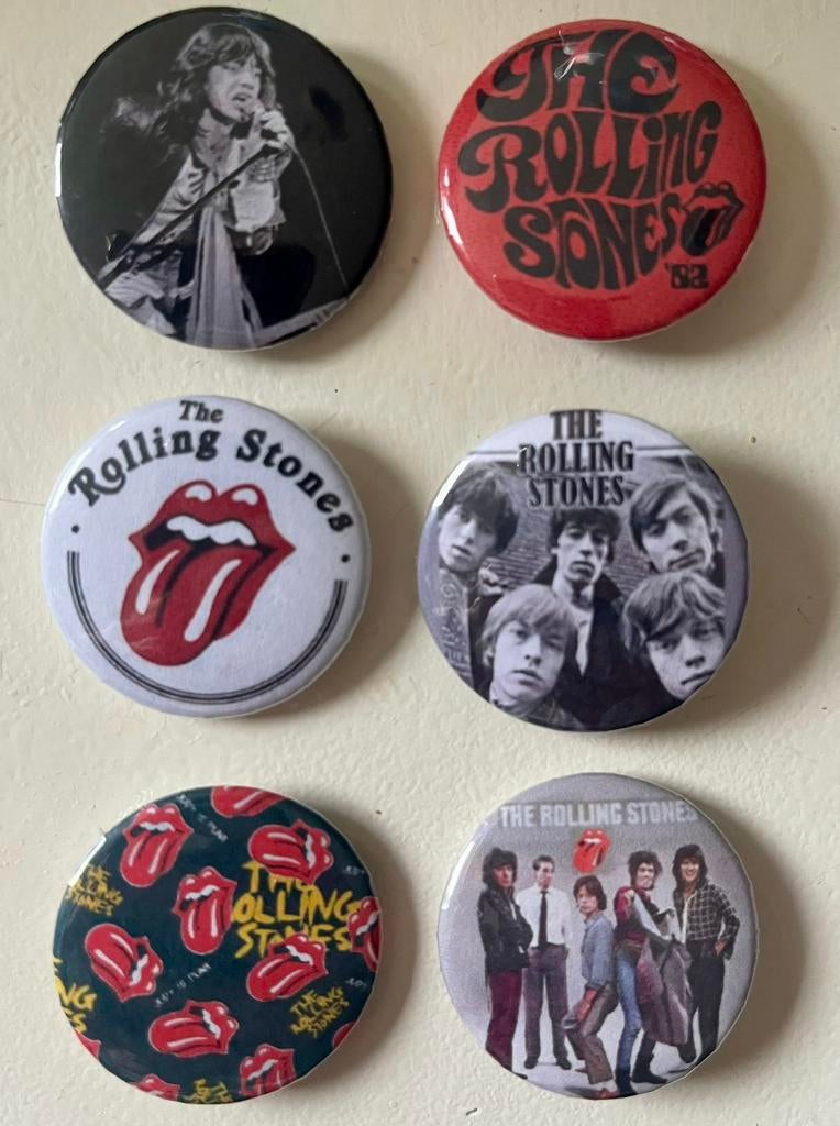 The rolling stones buttons ook per stuk, Verzamelen, Speldjes, Pins en Buttons, Ophalen of Verzenden, Zo goed als nieuw, Overige onderwerpen