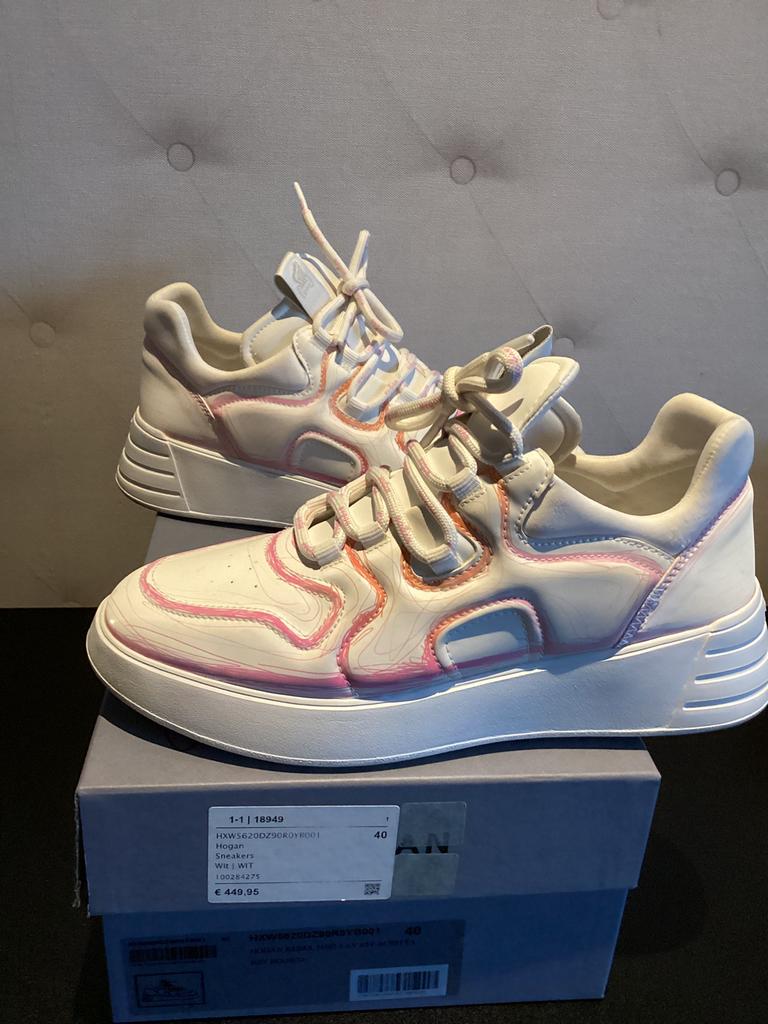 Hogan witte sneakers maat 40 nieuwstaat, Kleding | Dames, Schoenen, Wit, Ophalen of Verzenden, Sneakers of Gympen, Zo goed als nieuw