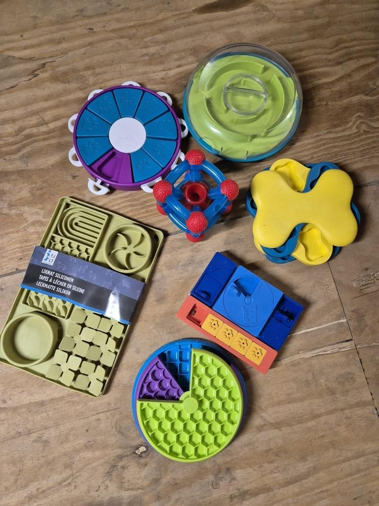 hondenpuzzel set | Nina Ottosson, Pawzler, KONG, likmat, Dieren en Toebehoren, Ophalen of Verzenden, Gebruikt, Intelligentiespeelgoed