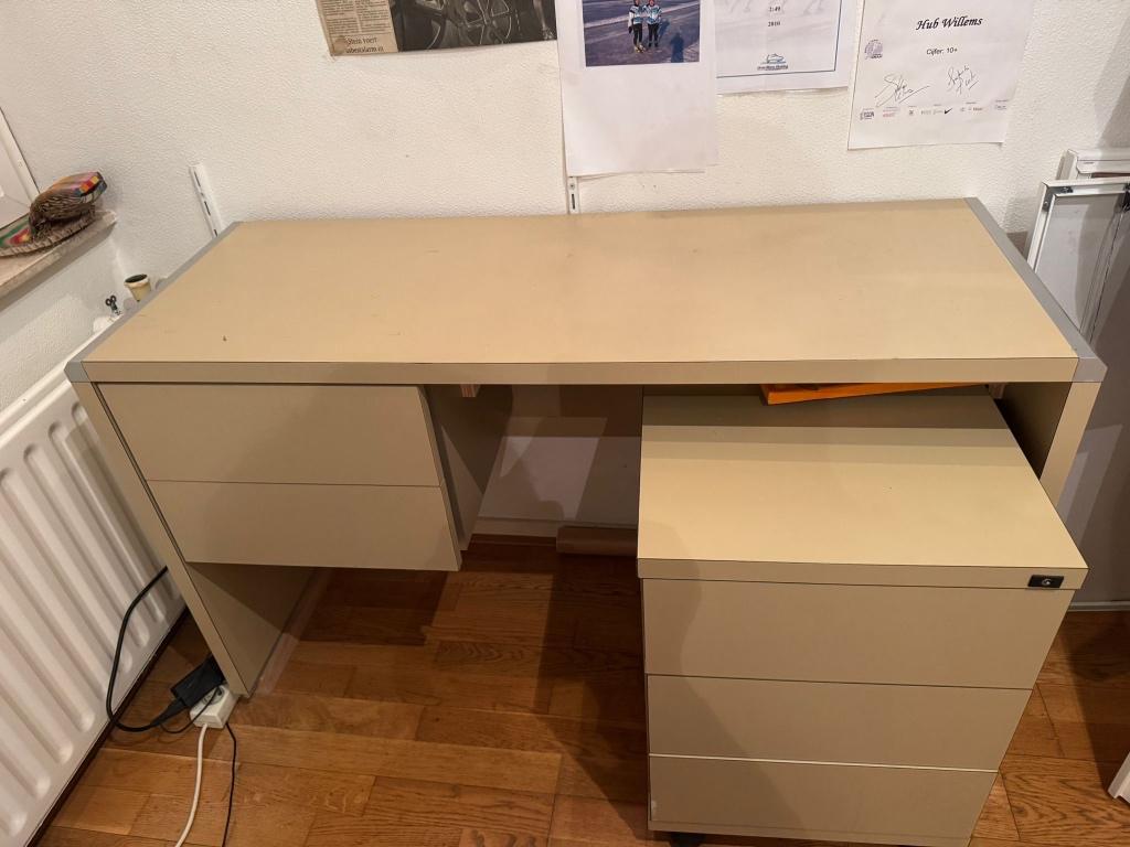 Bureau met ladeblok, Ophalen, Gebruikt, Beige, Kinderbureau