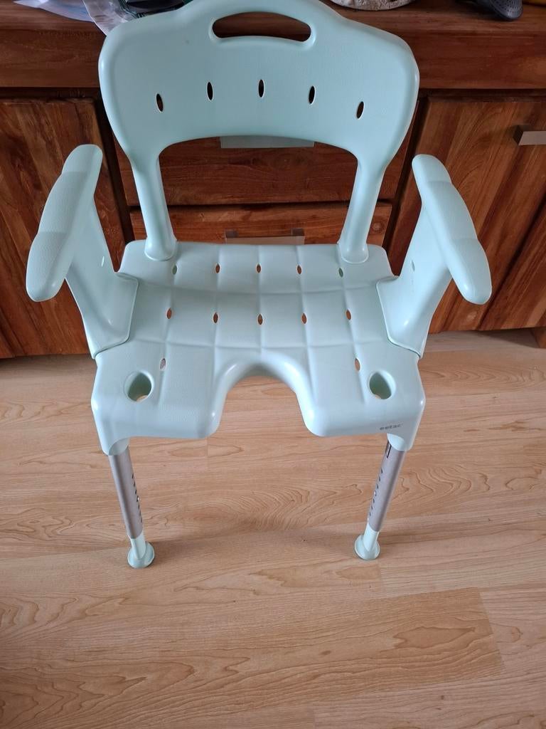 Etac douchestoel, Diversen, Verpleegmiddelen, Ophalen