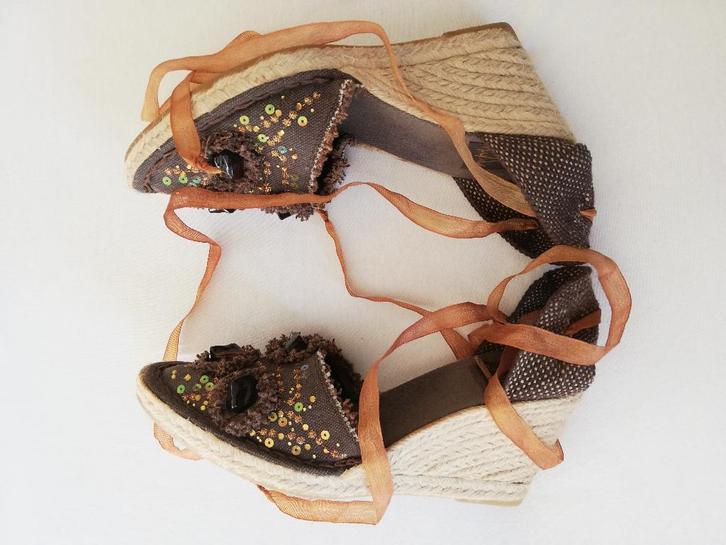 Designschoenen, elegant en opvallend mt 39 merk Fluxa NIEUW, Kleding | Dames, Schoenen, Nieuw, Espadrilles of Moccasins, Bruin