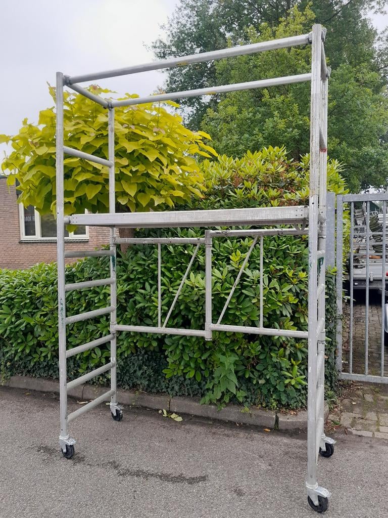 Kamersteiger met opbouw 3.8 meter werkhoogte, Ophalen, Rolsteiger of Kamersteiger, Minder dan 2 meter