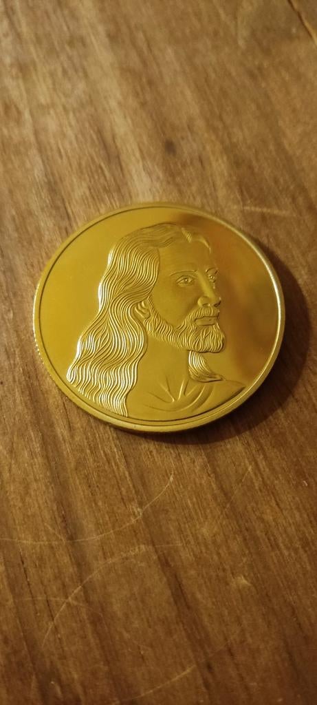 Prachtige Goudkleurige Religieuze Herdenkings Munt, Ophalen of Verzenden, Overige materialen
