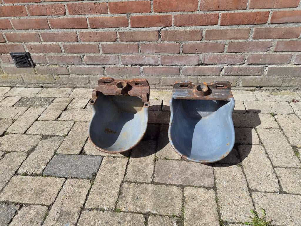 Gietijzeren drinkenbakken voor vee., Ophalen of Verzenden, Gebruikt