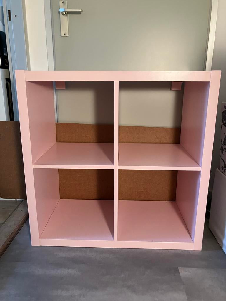 2x IKEA Kallax kast 4 vakken lichtroze, Huis en Inrichting, Kasten | Boekenkasten, Ophalen, 50 tot 100 cm, Zo goed als nieuw, Minder dan 100 cm