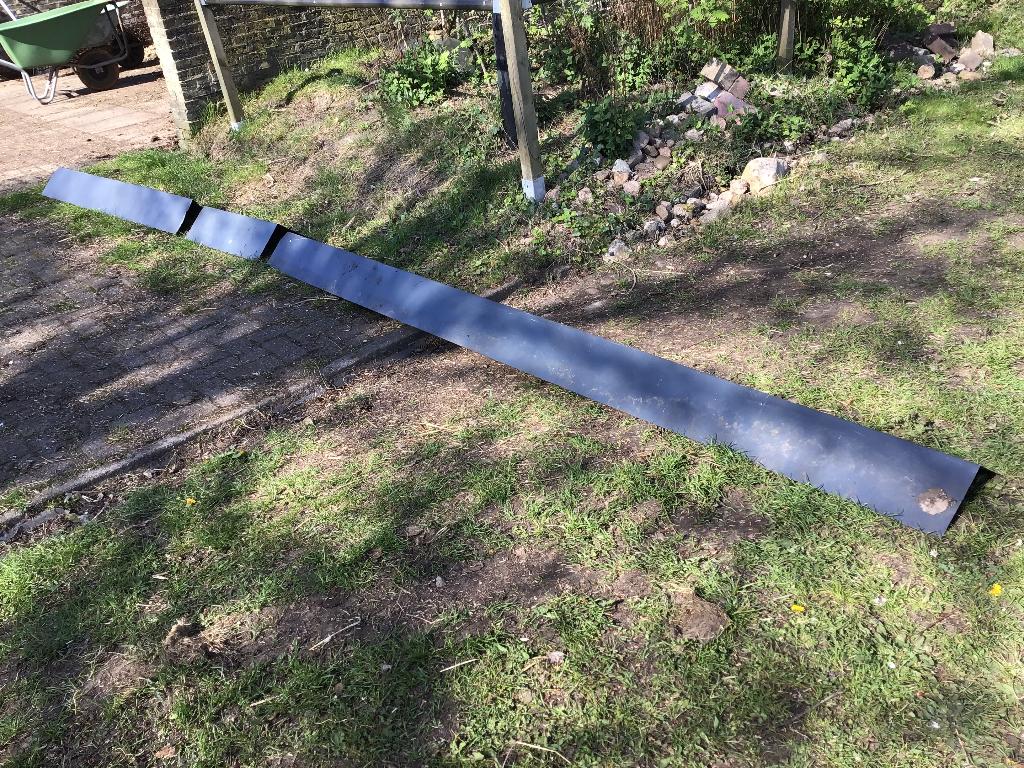 Metalen windveer 305 x 20 cm, Doe-het-zelf en Verbouw, Ophalen, Gebruikt, Overige metalen