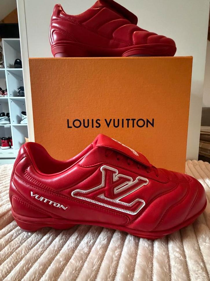 Louis Vuitton Footprint Red - Maat 42 - Pre-Pharrell, Kleding | Dames, Schoenen, Zo goed als nieuw, Overige kleuren, Ophalen of Verzenden