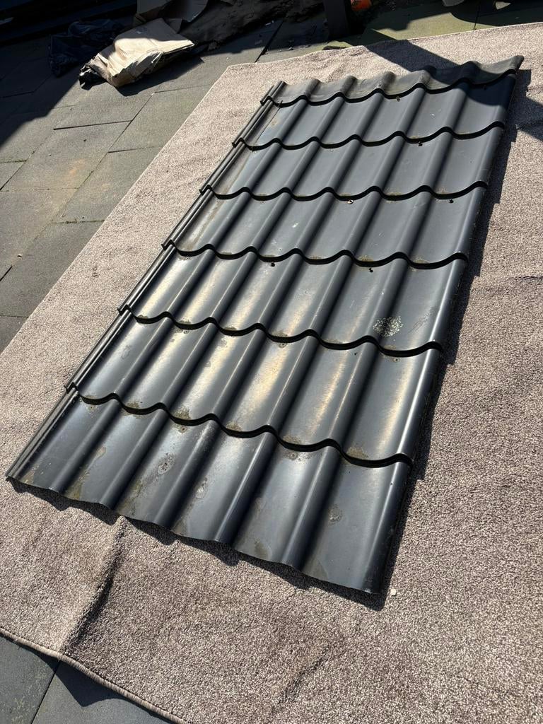 Dakpanplaten / dakplaten (zwart), Gebruikt, Zwart, 15 m² of meer, Metaal