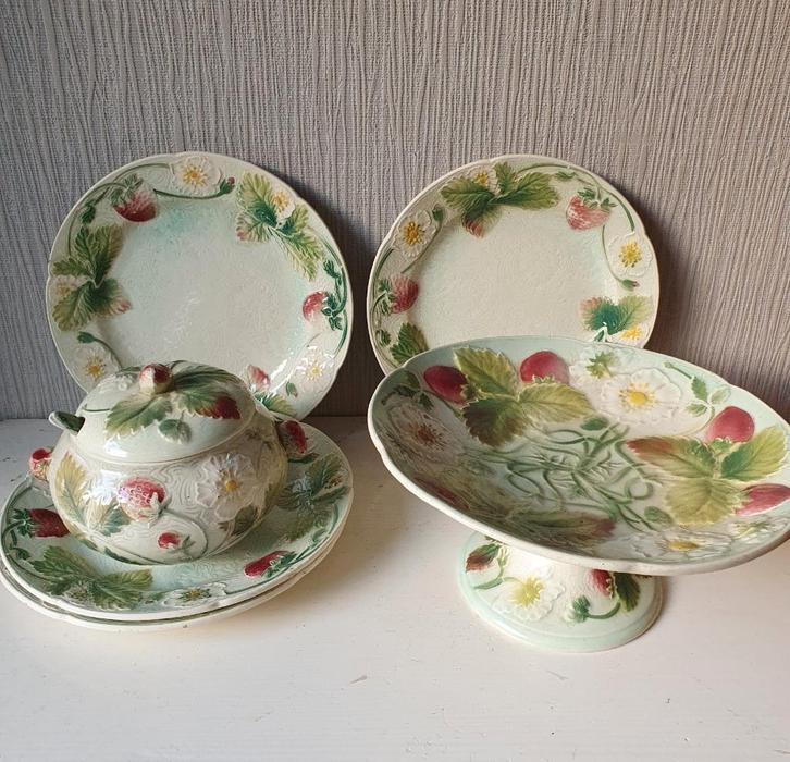 Antieke Keller & Guérin St Clement aardbeienset ca 1900, Antiek en Kunst, Antiek | Servies compleet, Ophalen of Verzenden