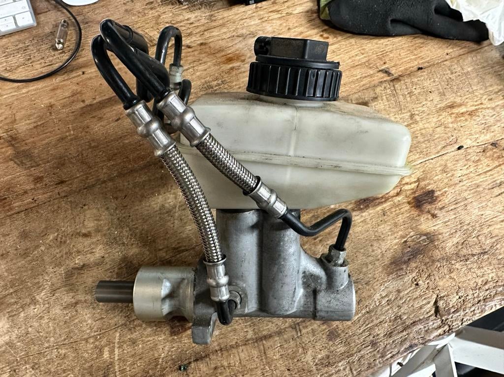 Hoofdremcilinder Saab 9-5 (2006) Automaat, Auto-onderdelen, Remmen en Aandrijving, Saab, Gebruikt, Ophalen of Verzenden